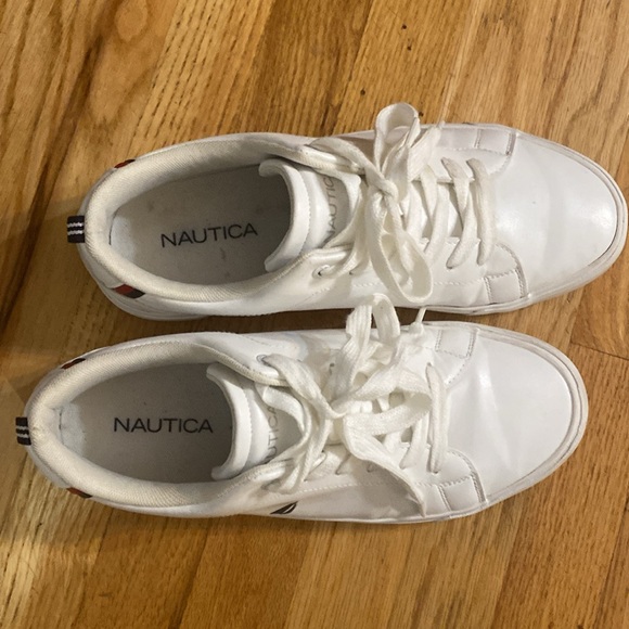 Nautica White Shoes sneakers size 10.5 - Picture 4 of 4